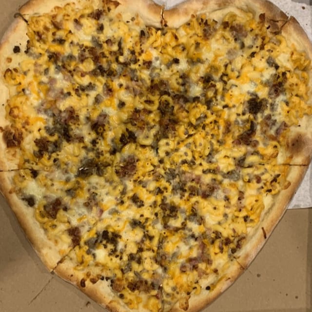 Mac & Cheese with Ground Beef & Bacon Pizza.